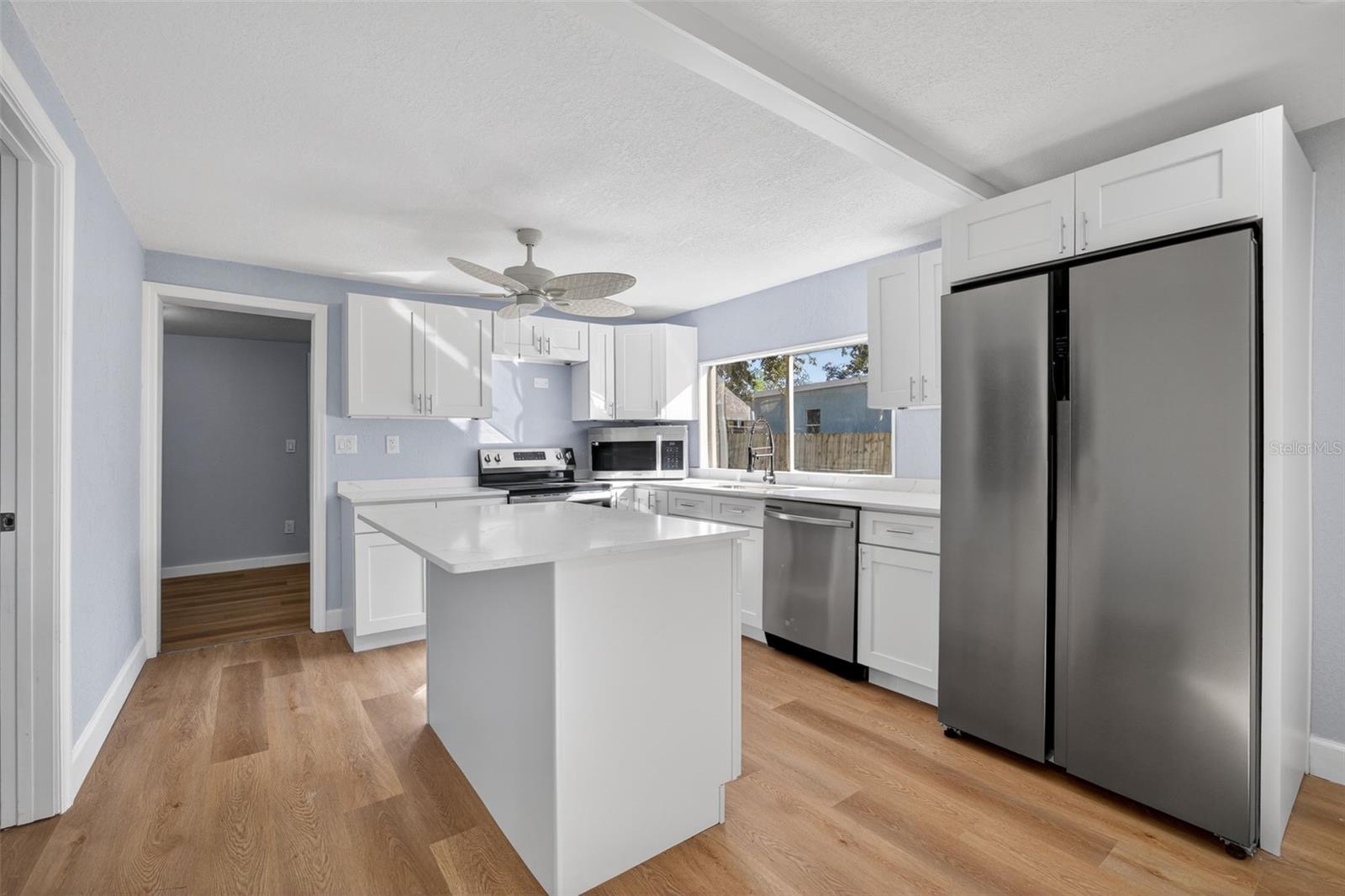 Listing photo id 6 for 806 Whitehurst Road