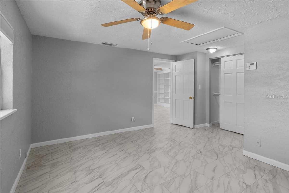 Image 11 of 21 For 5611 Burlington Avenue N