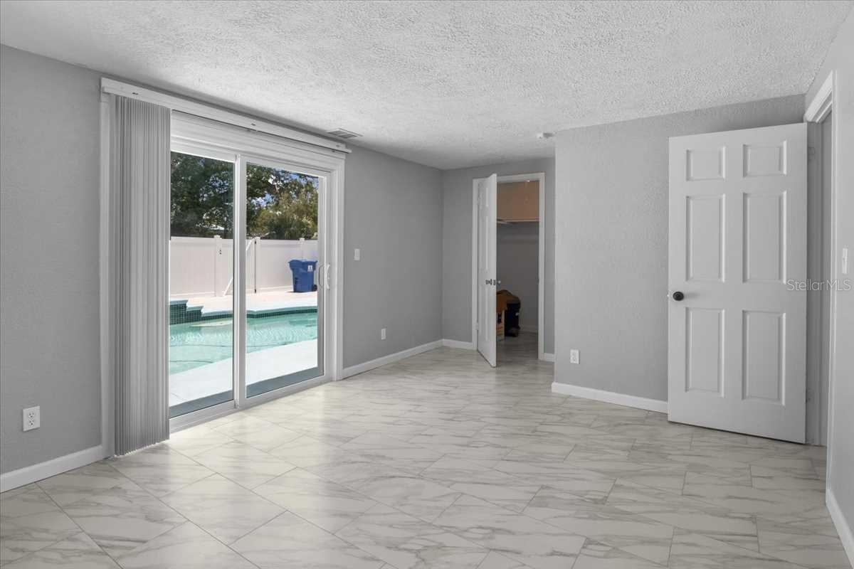 Image 15 of 21 For 5611 Burlington Avenue N