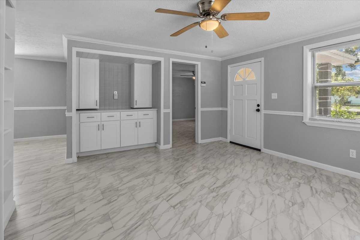 Image 5 of 21 For 5611 Burlington Avenue N