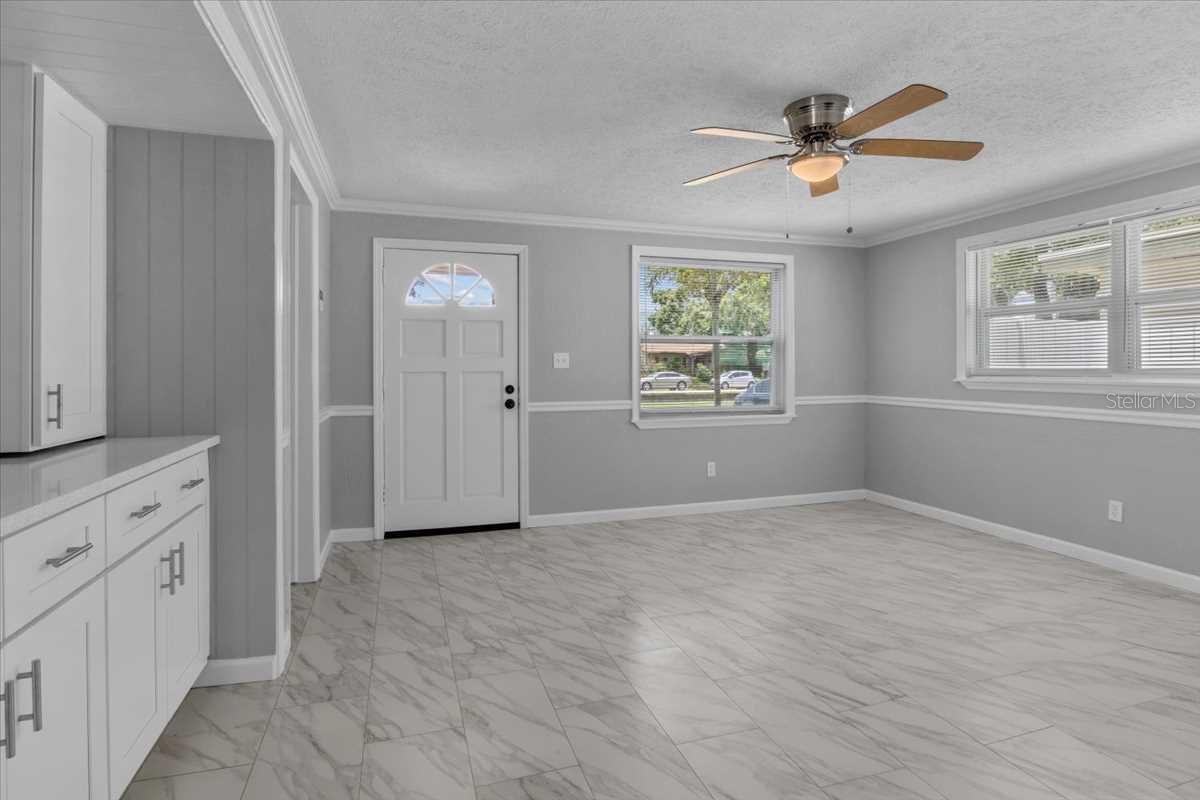 Image 6 of 21 For 5611 Burlington Avenue N