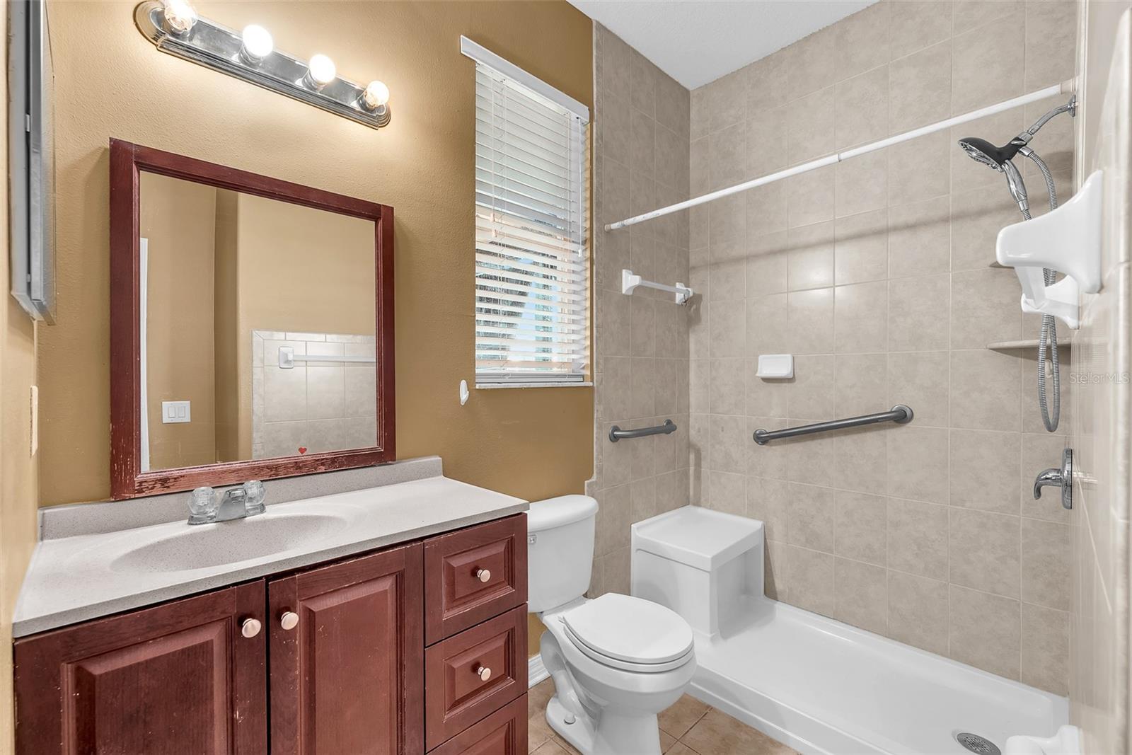 Listing photo id 16 for 608 Washita Stone Drive