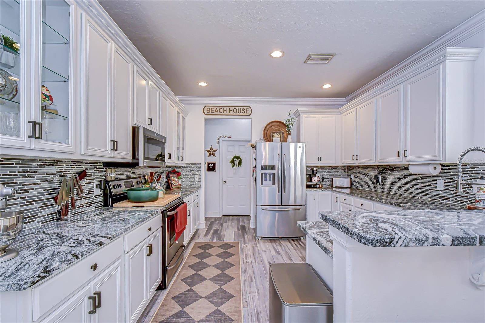 Listing photo id 12 for 10448 River Bream Drive