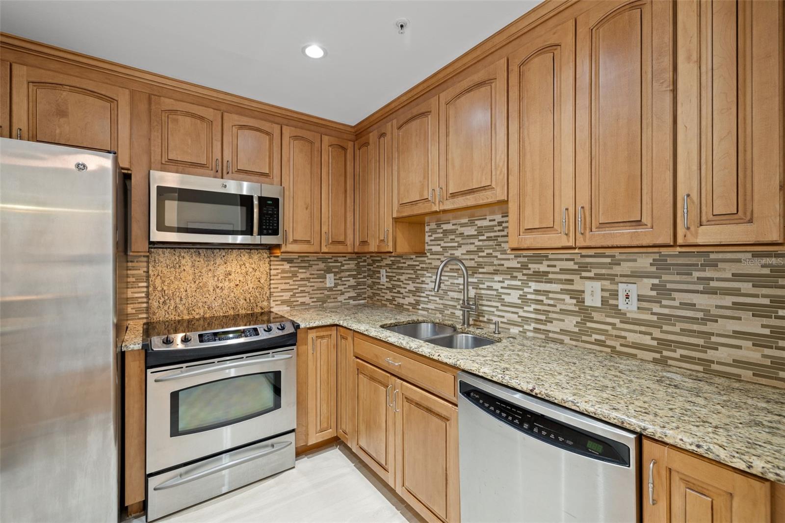 Image 8 of 39 For 345 Bayshore Boulevard 1809