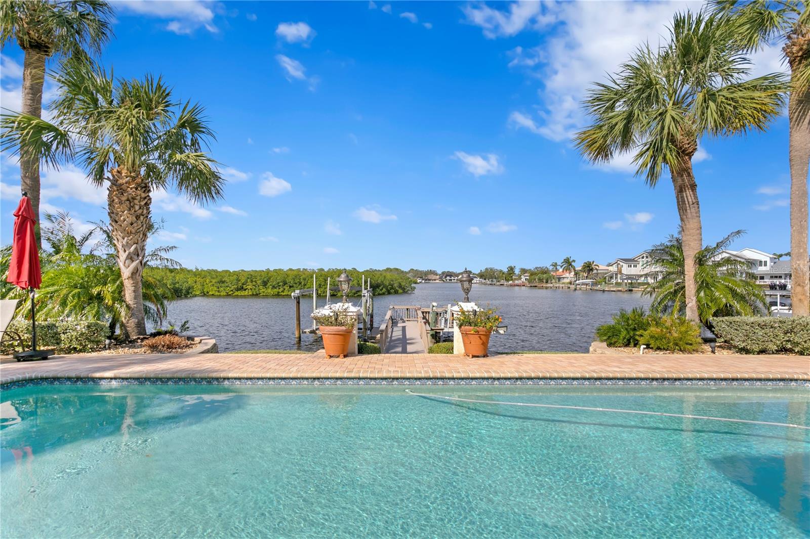 Listing photo id 12 for 7303 Pelican Island Drive