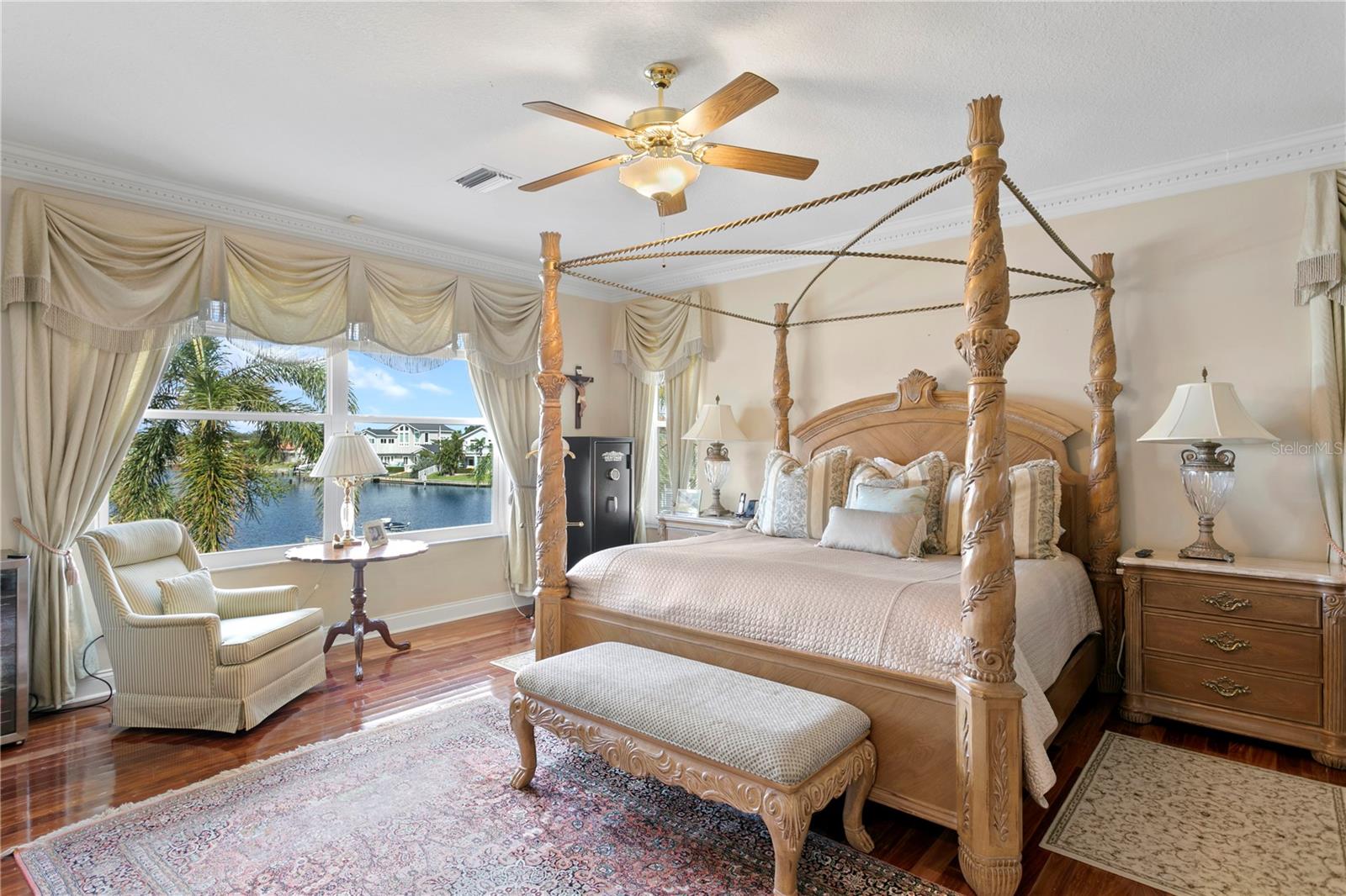 Listing photo id 37 for 7303 Pelican Island Drive