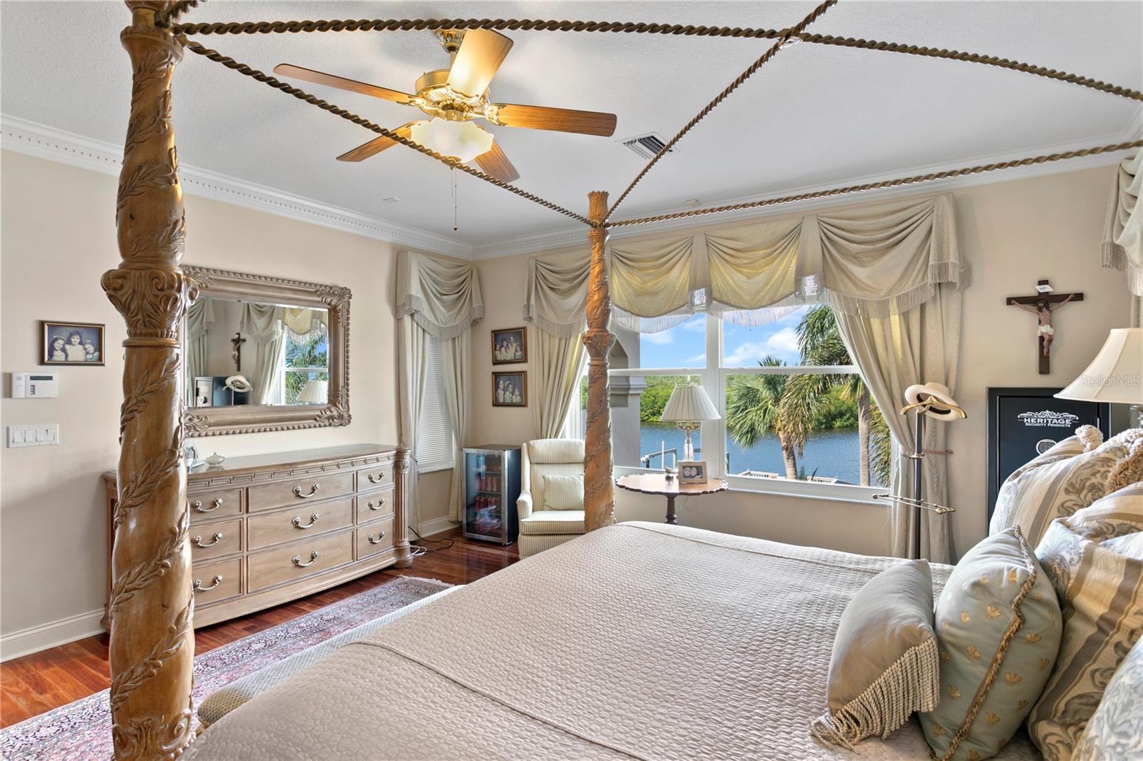 Listing photo id 38 for 7303 Pelican Island Drive