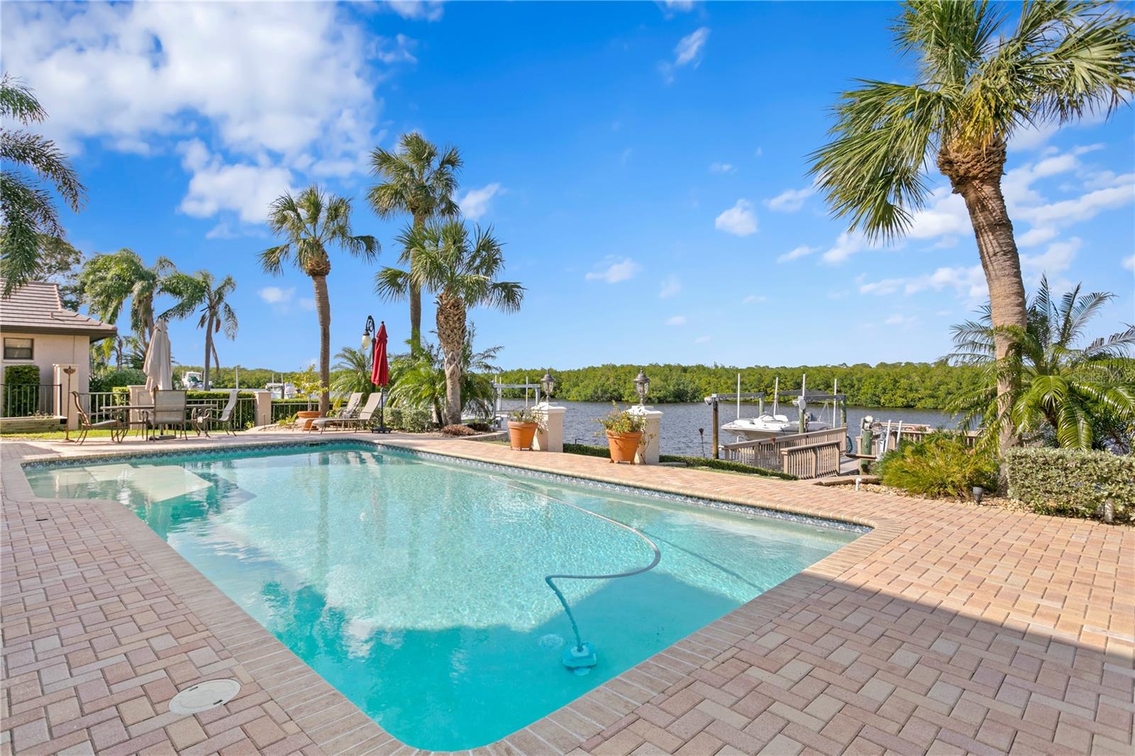 Listing photo id 50 for 7303 Pelican Island Drive