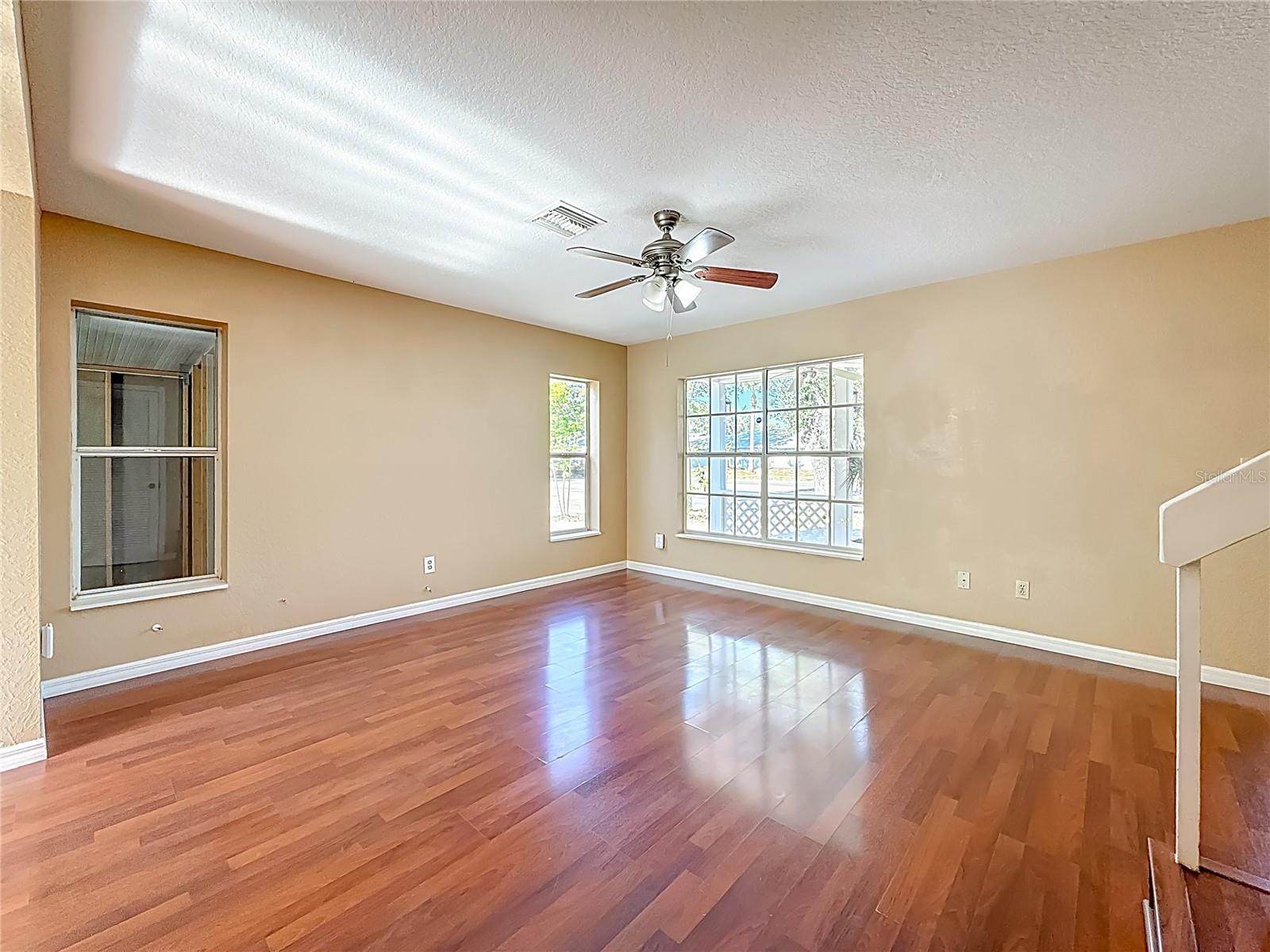 Image 19 of 77 For 7322 54th Avenue N