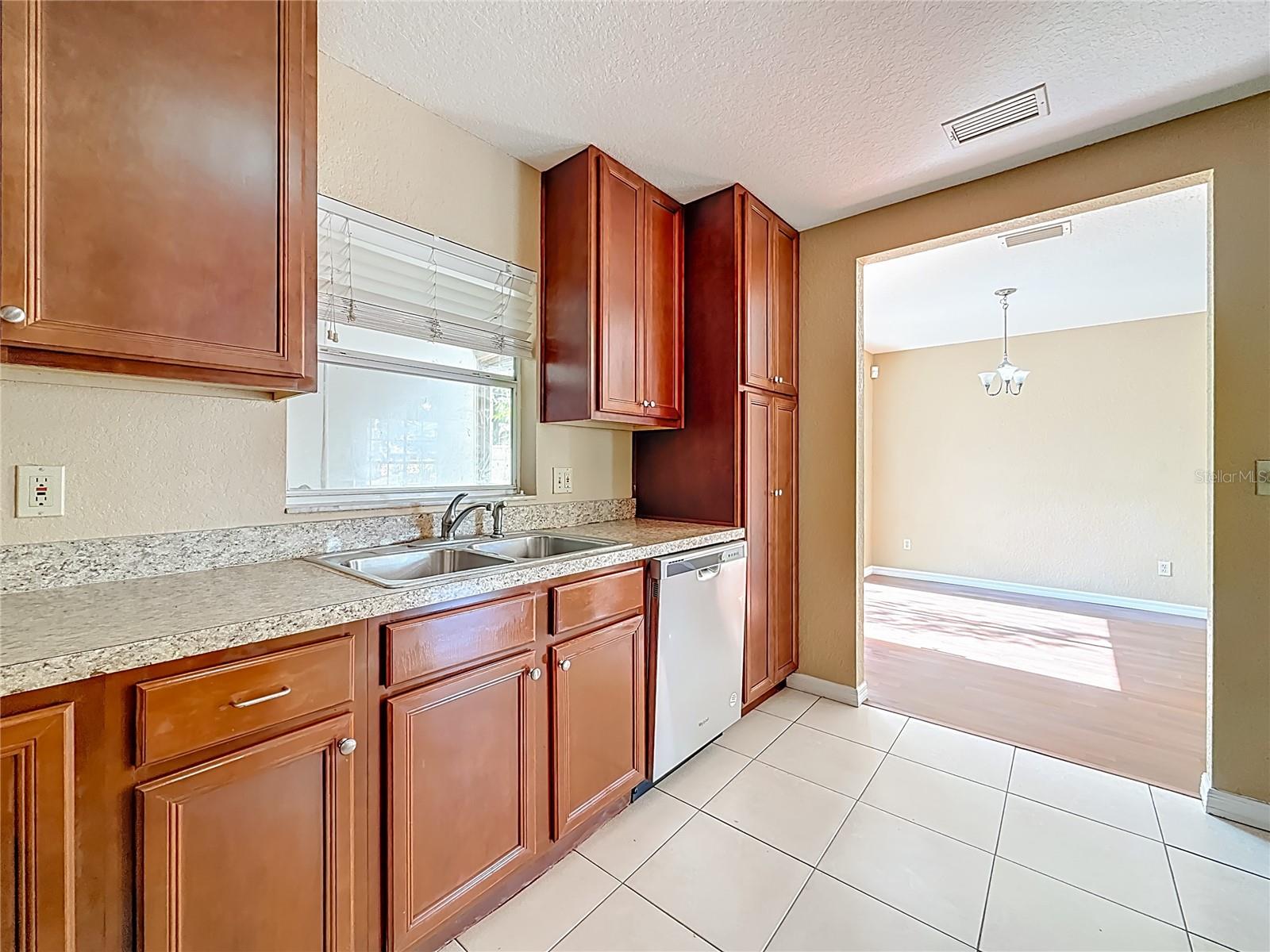 Image 23 of 77 For 7322 54th Avenue N