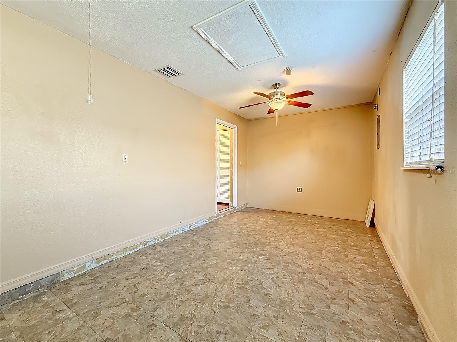 Image 32 of 77 For 7322 54th Avenue N