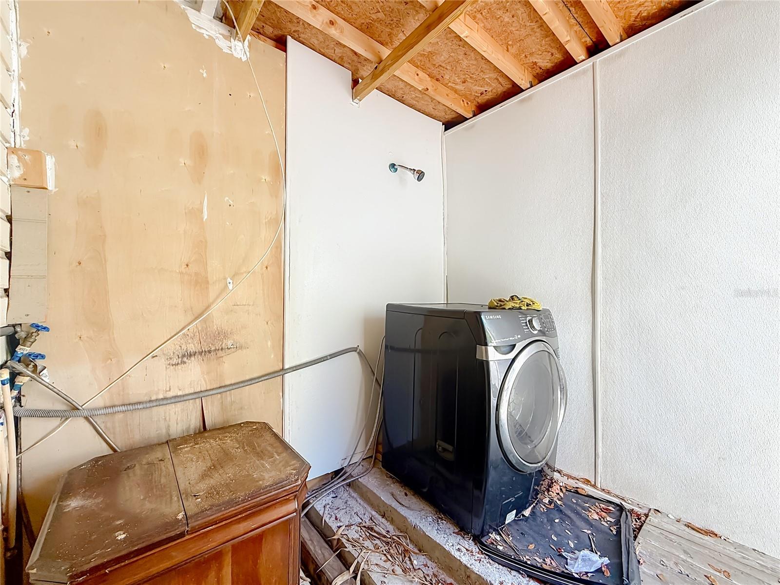 Image 56 of 77 For 7322 54th Avenue N