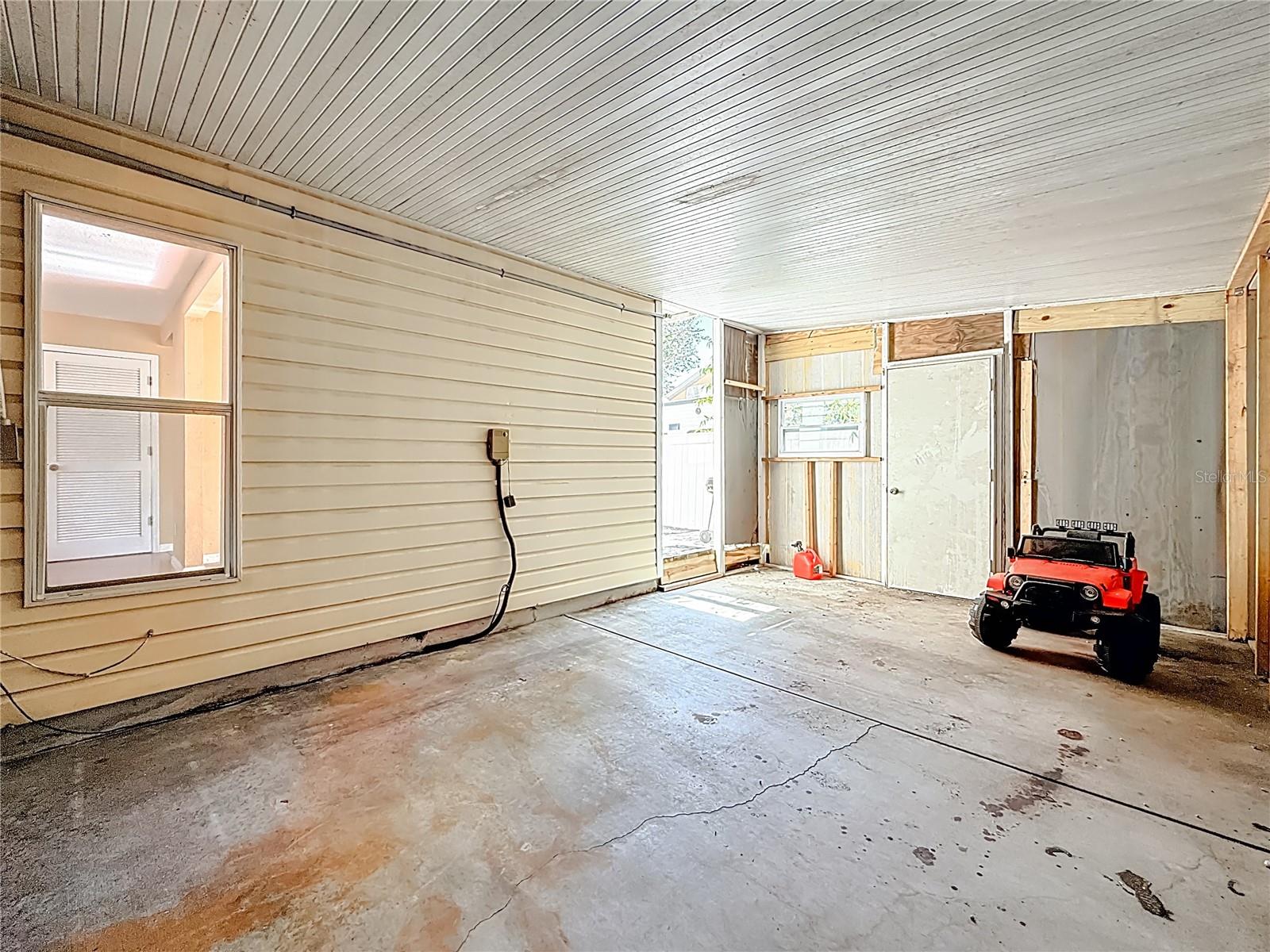 Image 62 of 77 For 7322 54th Avenue N