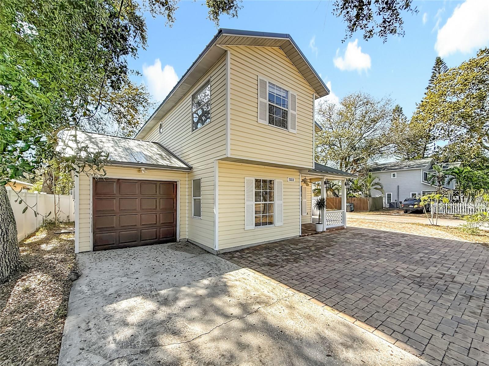 Image 8 of 77 For 7322 54th Avenue N