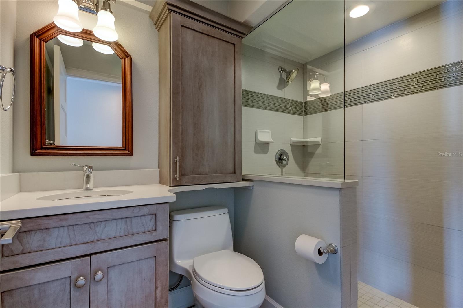 Listing photo id 18 for 1401 Gulf Boulevard 205