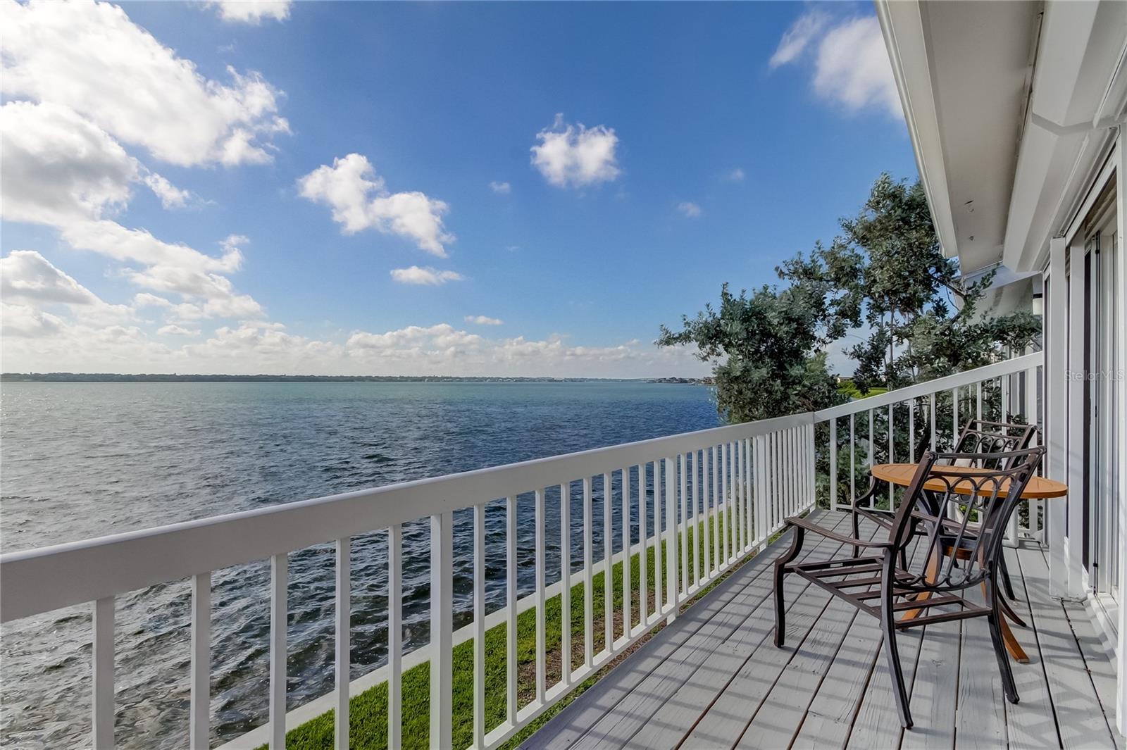 Listing photo id 22 for 1401 Gulf Boulevard 205
