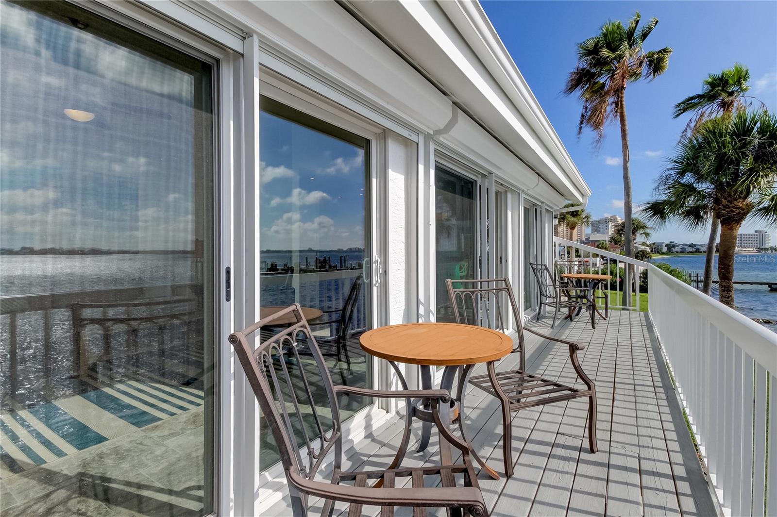 Listing photo id 24 for 1401 Gulf Boulevard 205