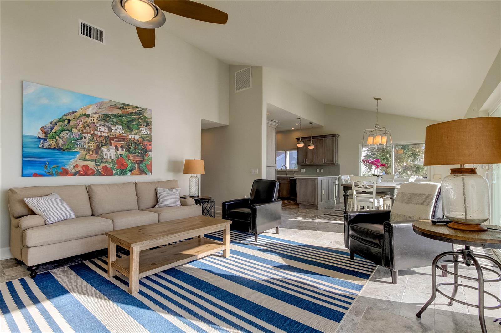 Listing photo id 2 for 1401 Gulf Boulevard 205