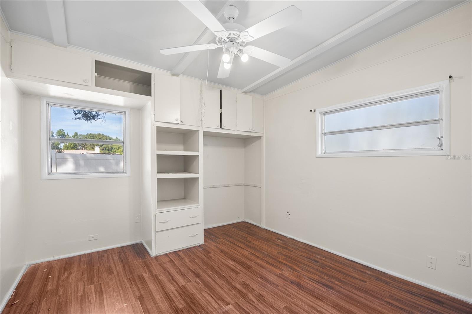 Image 14 of 44 For 7117 15th Street N