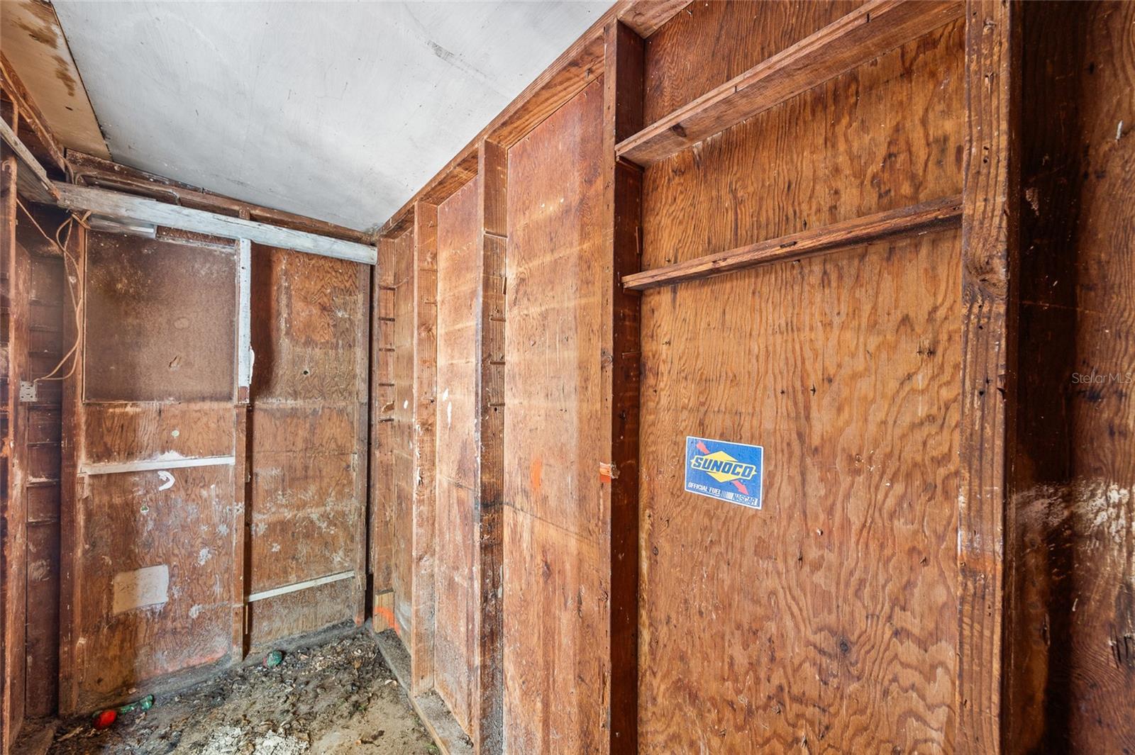 Image 20 of 44 For 7117 15th Street N