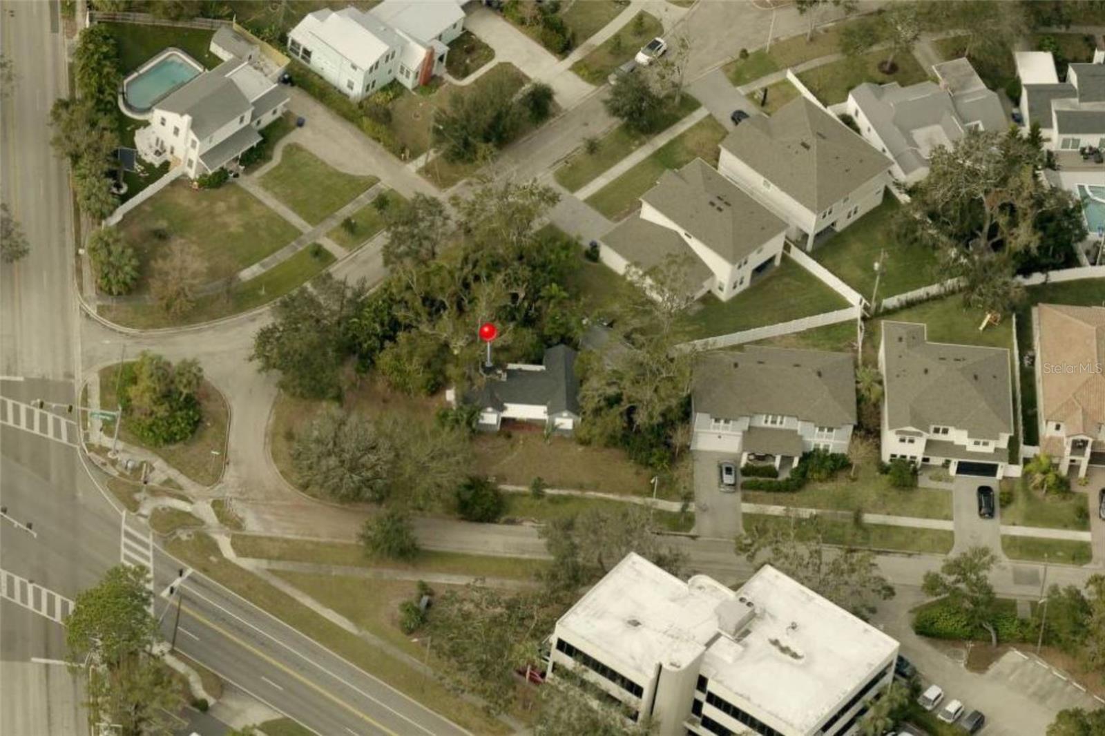 Image 2 of 6 For 215 Beverly Avenue