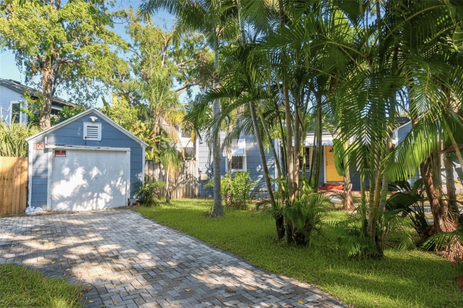 Image 5 of 6 For 215 Beverly Avenue