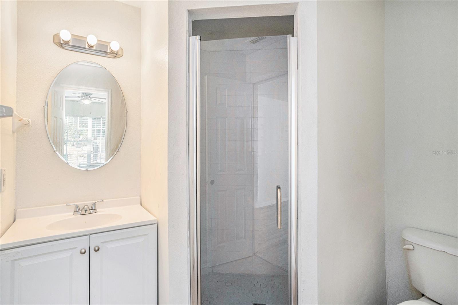 Image 21 of 25 For 8512 Lazy River Drive