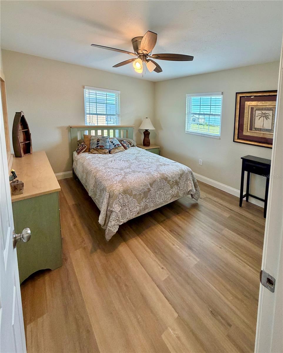 Image 17 of 25 For 1151 Carefree Cove Drive