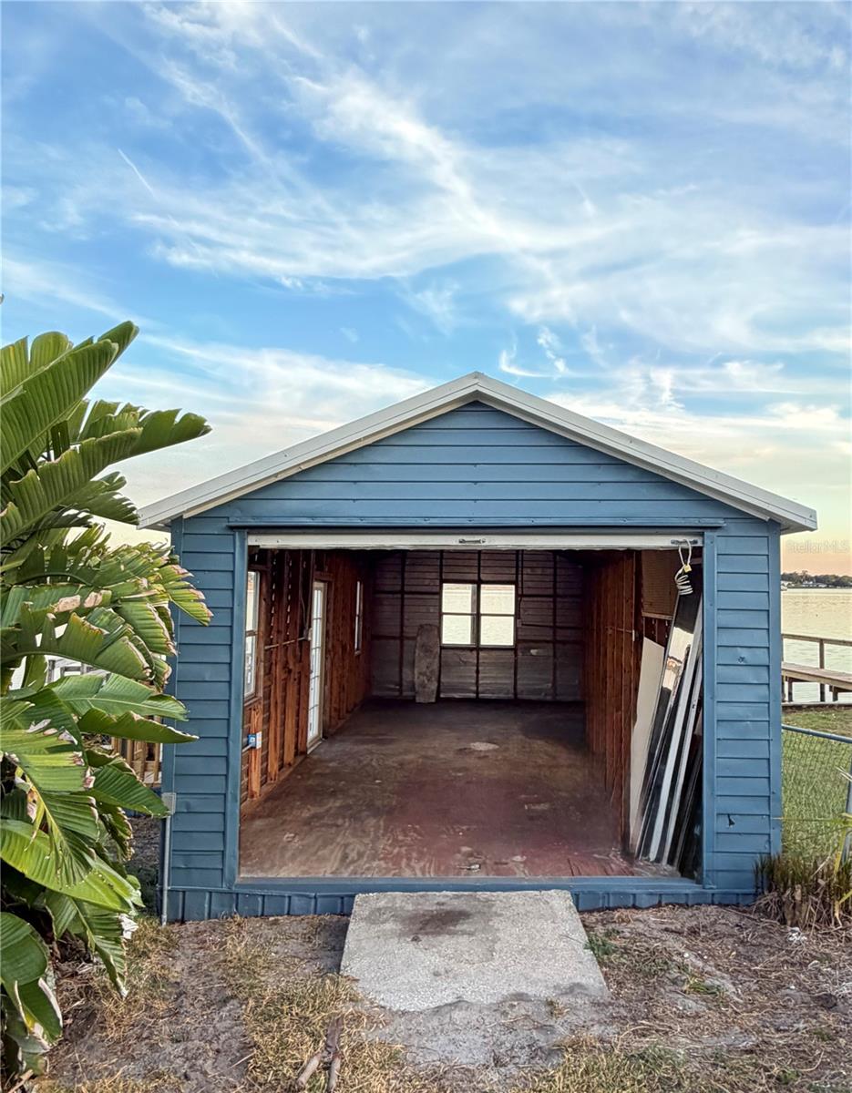 Image 22 of 25 For 1151 Carefree Cove Drive