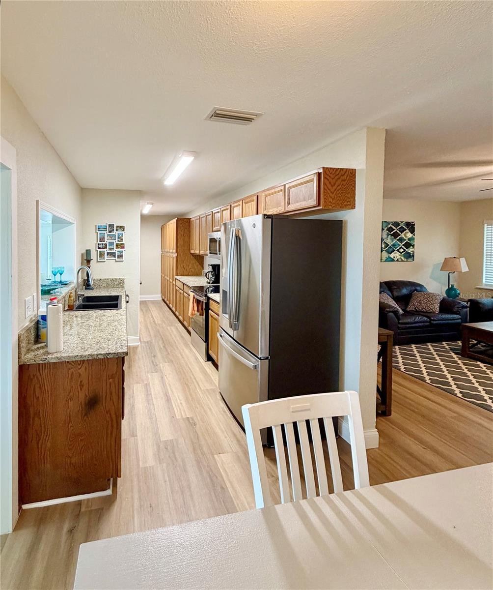 Image 8 of 25 For 1151 Carefree Cove Drive