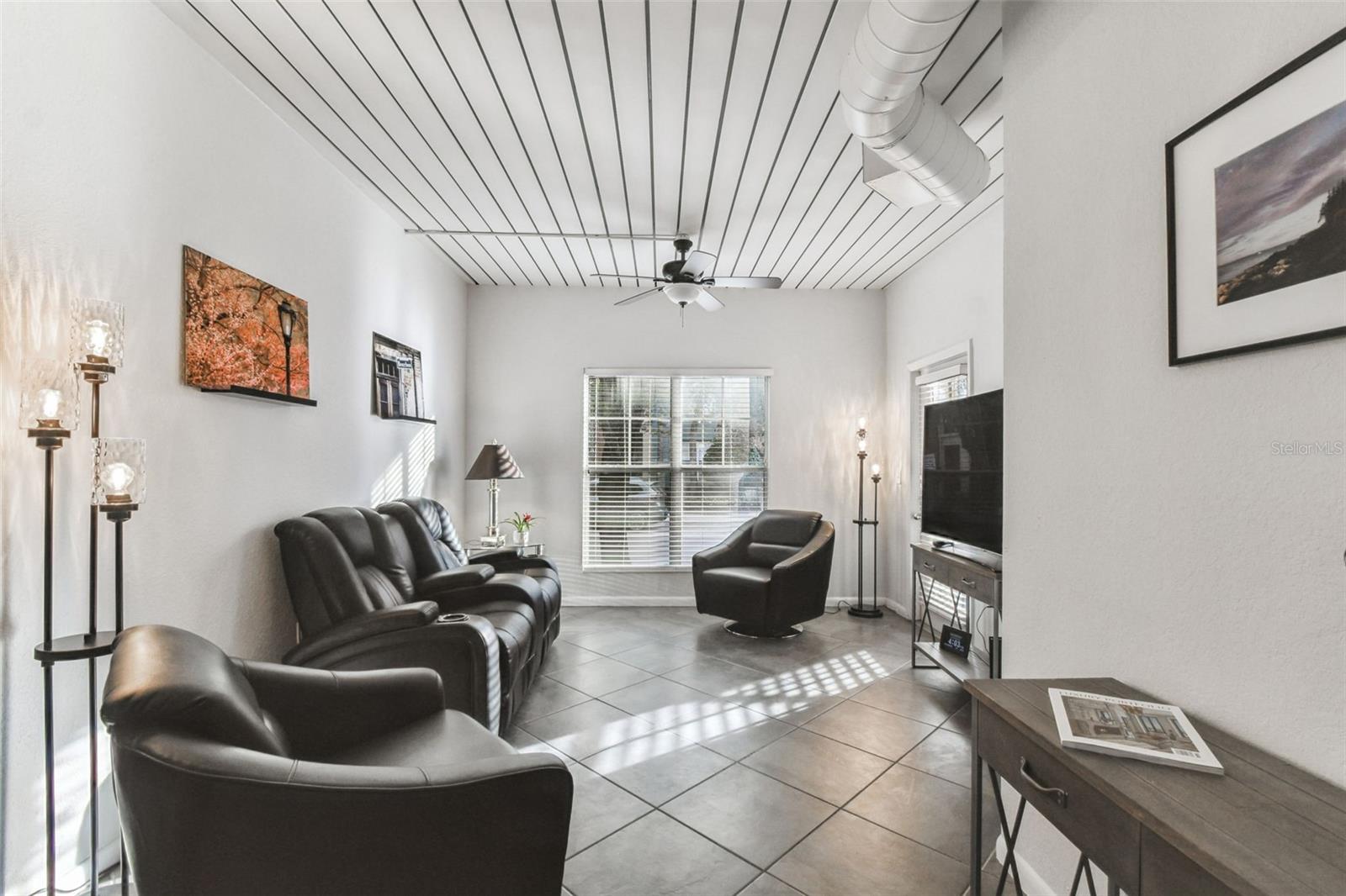 Image 16 of 43 For 2421 Horatio Street 818