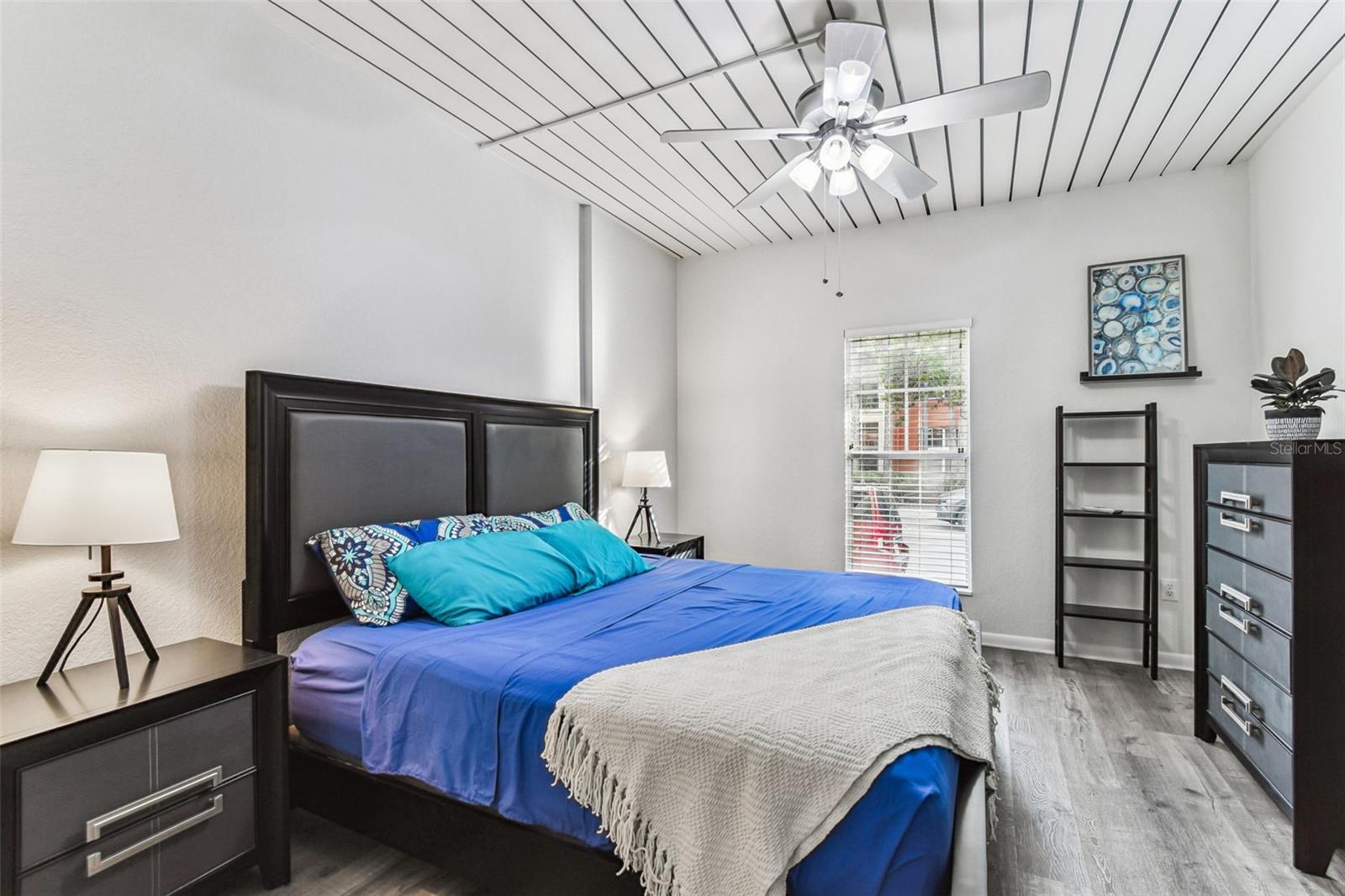 Image 20 of 43 For 2421 Horatio Street 818