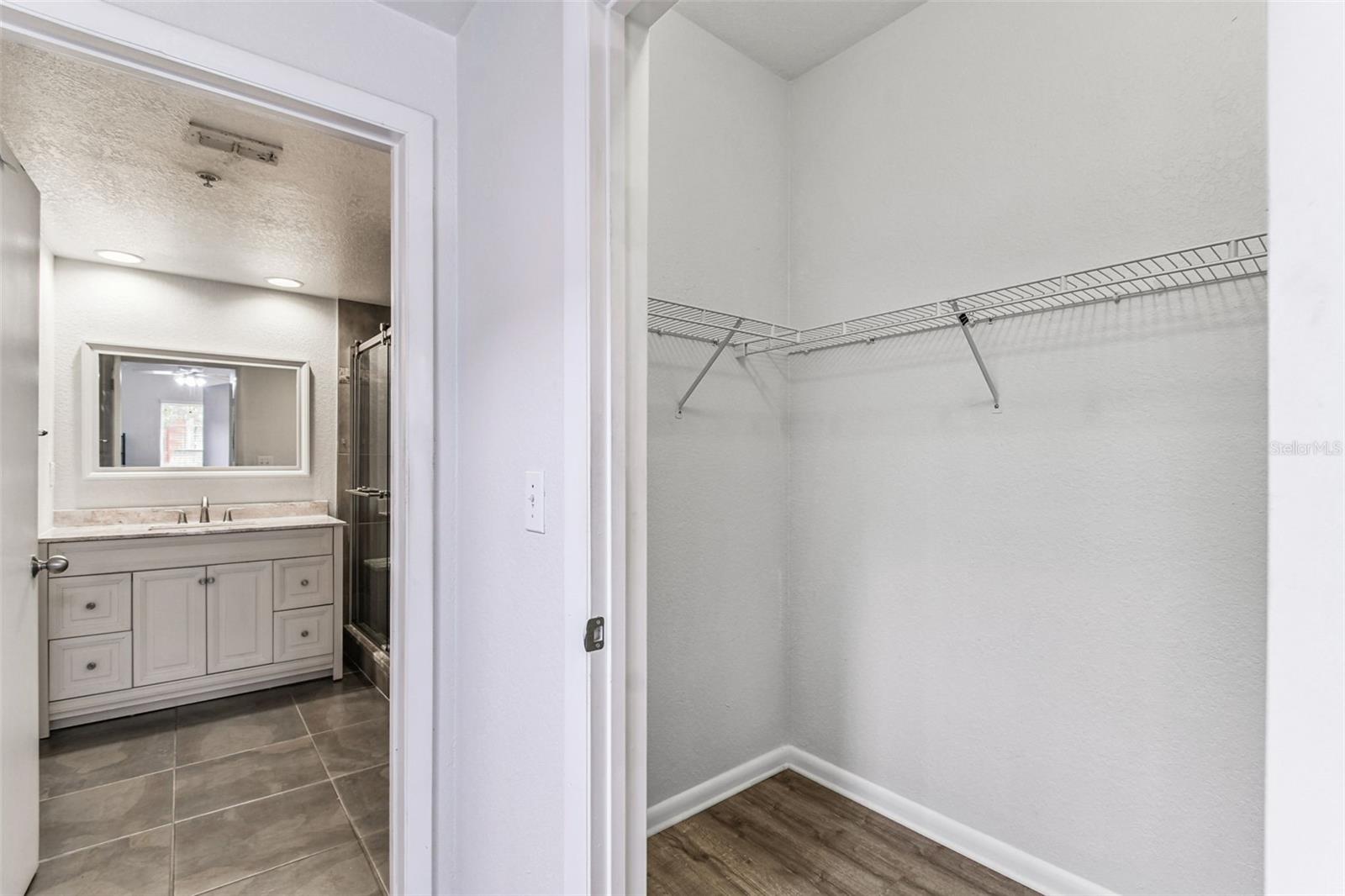 Image 23 of 43 For 2421 Horatio Street 818