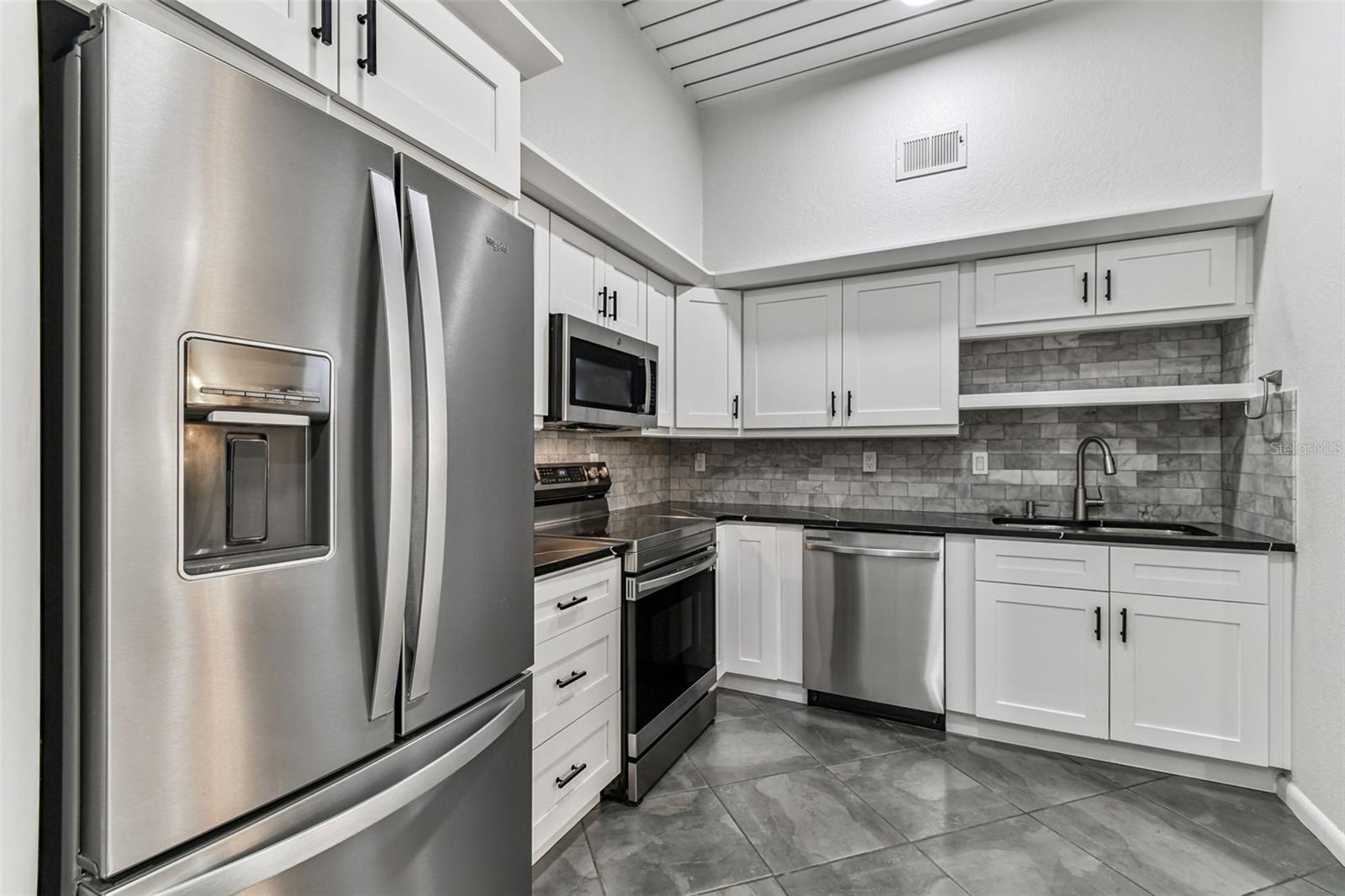 Image 5 of 43 For 2421 Horatio Street 818