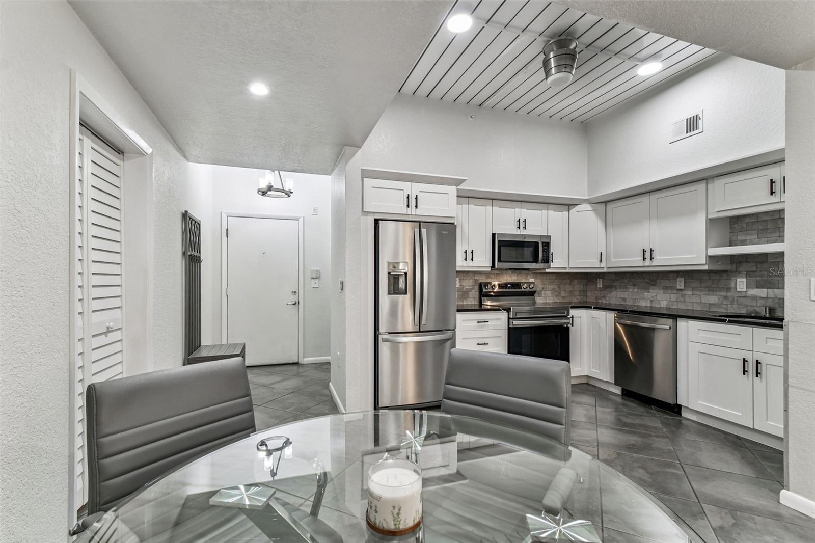 Image 8 of 43 For 2421 Horatio Street 818