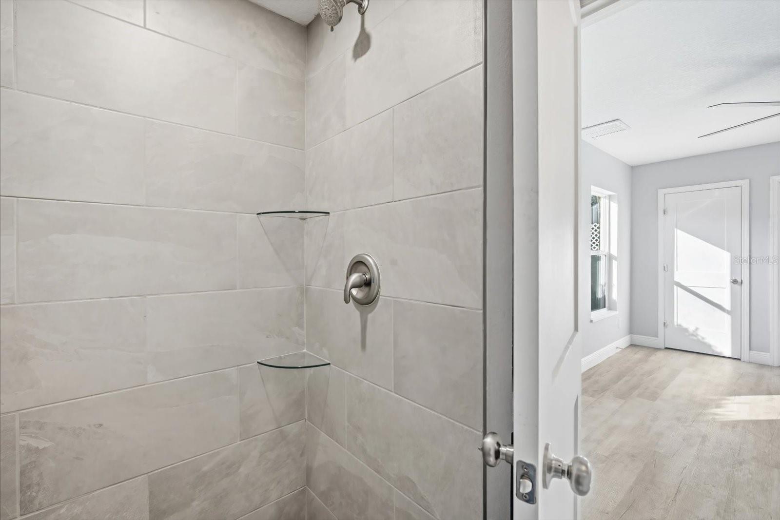 Image 13 of 22 For 701 2nd Street Se