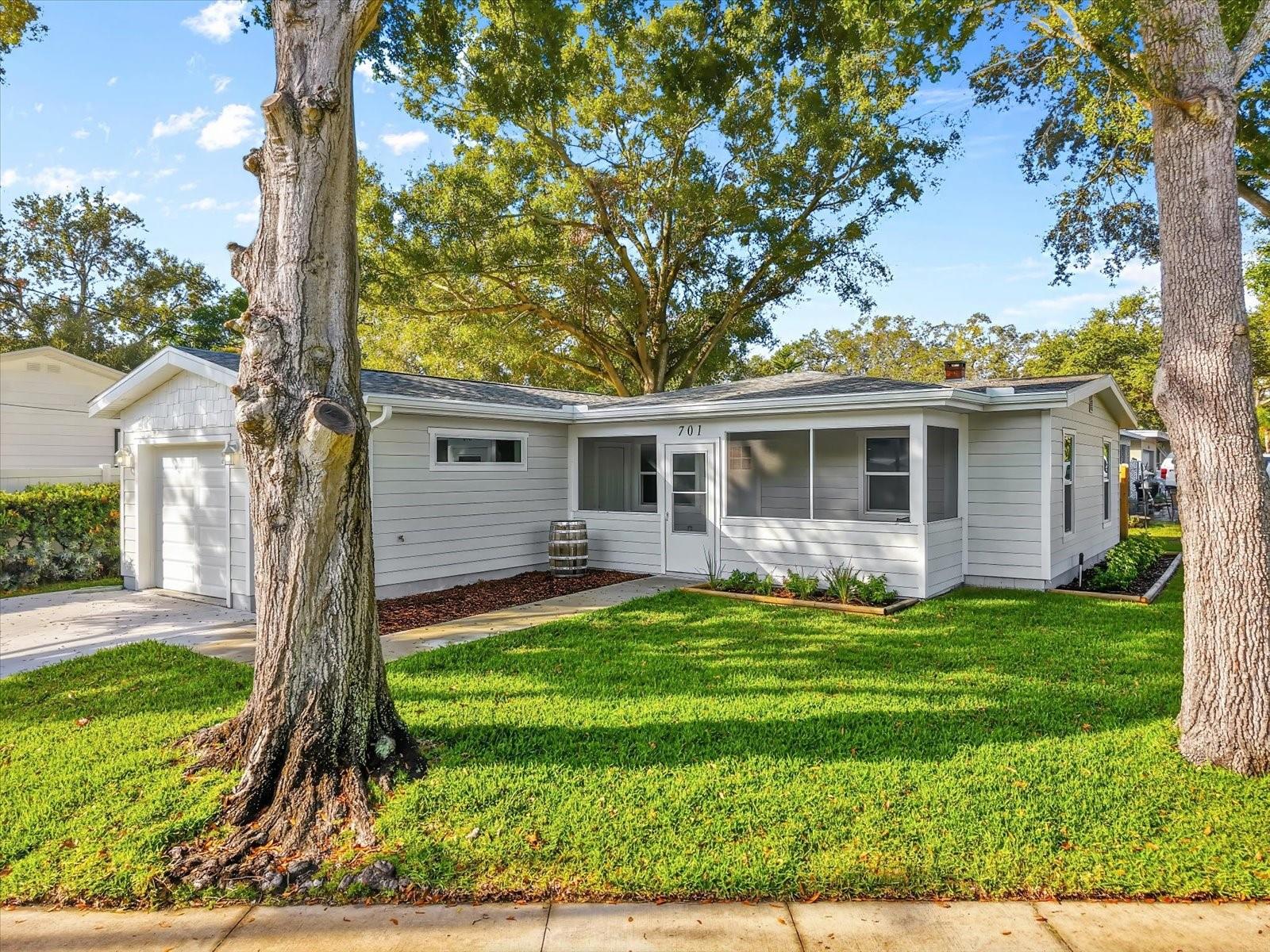 Image 20 of 22 For 701 2nd Street Se