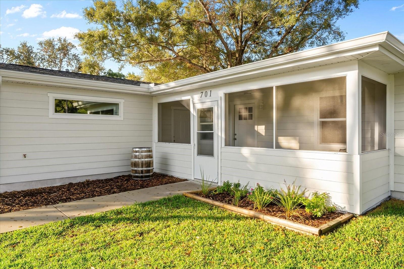 Image 21 of 22 For 701 2nd Street Se