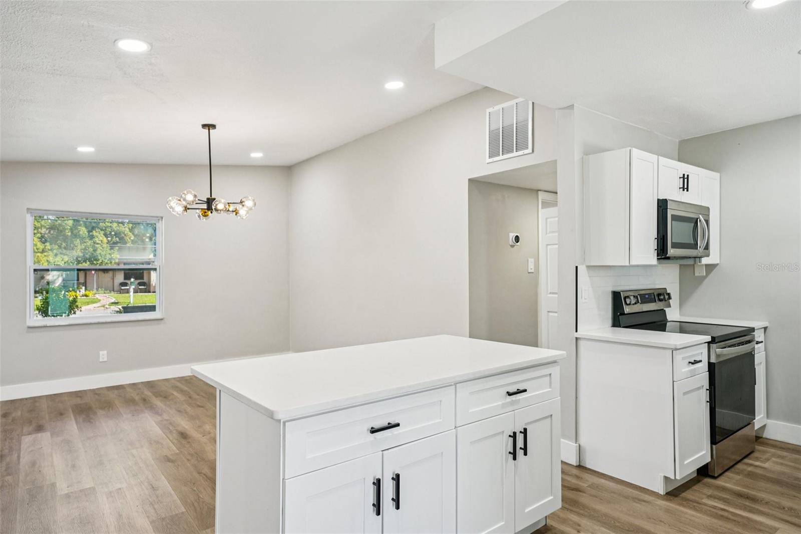 Image 12 of 68 For 1706 Jean. Street