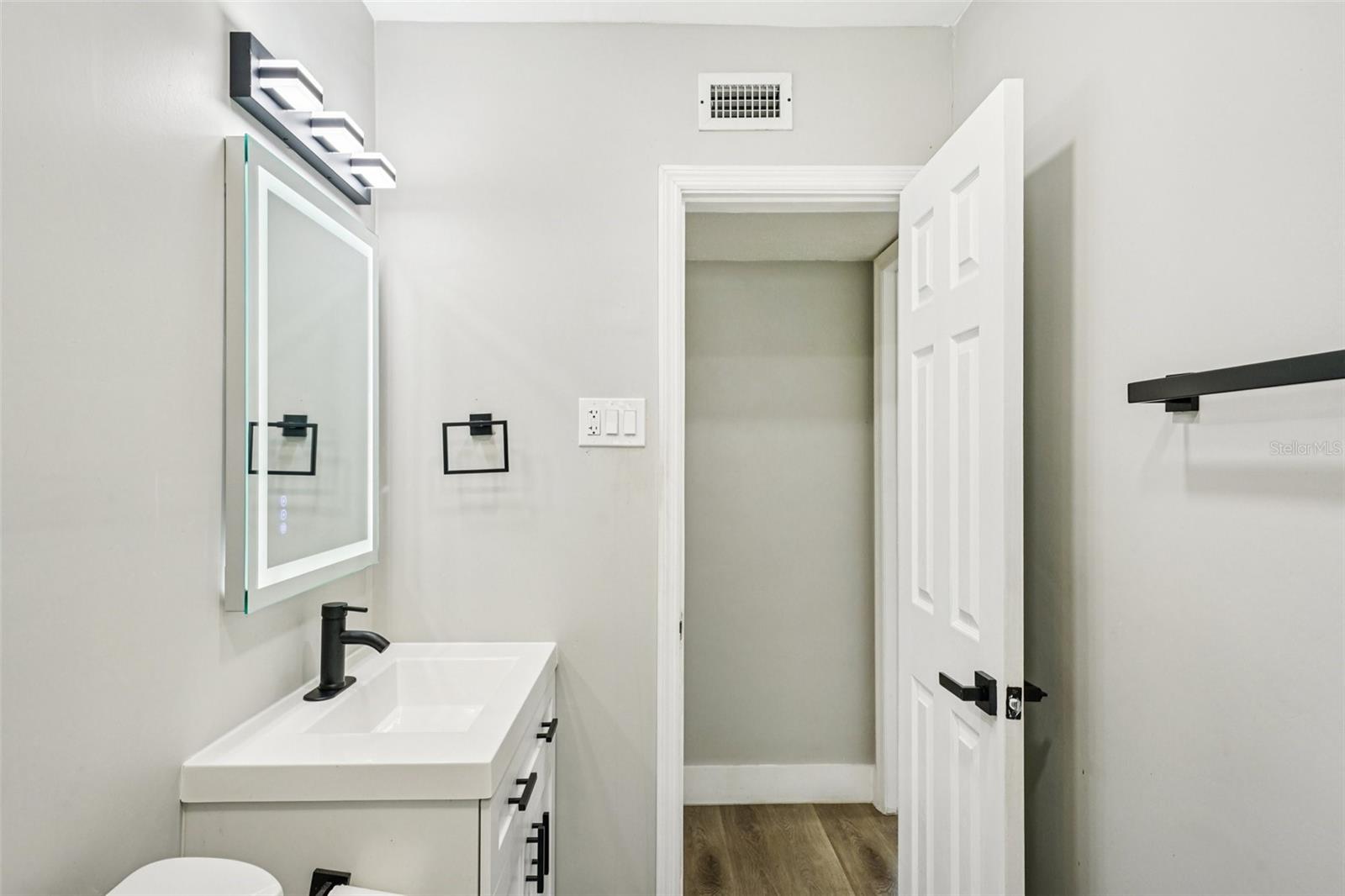 Image 27 of 68 For 1706 Jean. Street