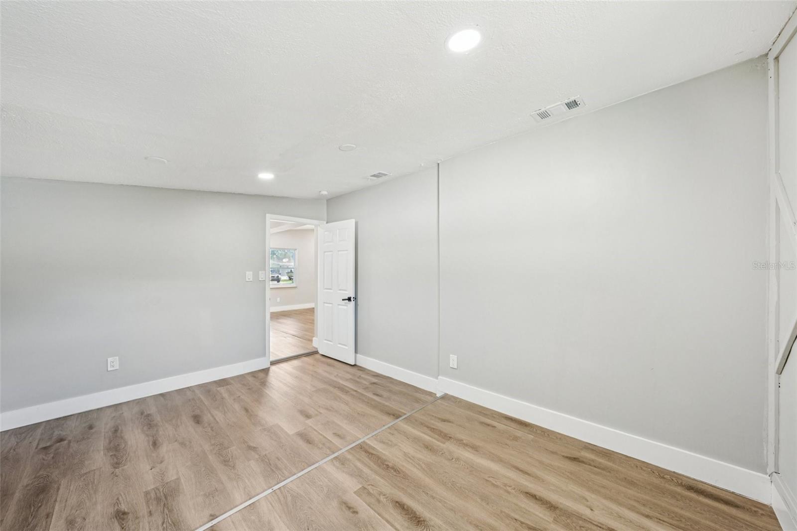 Image 31 of 68 For 1706 Jean. Street