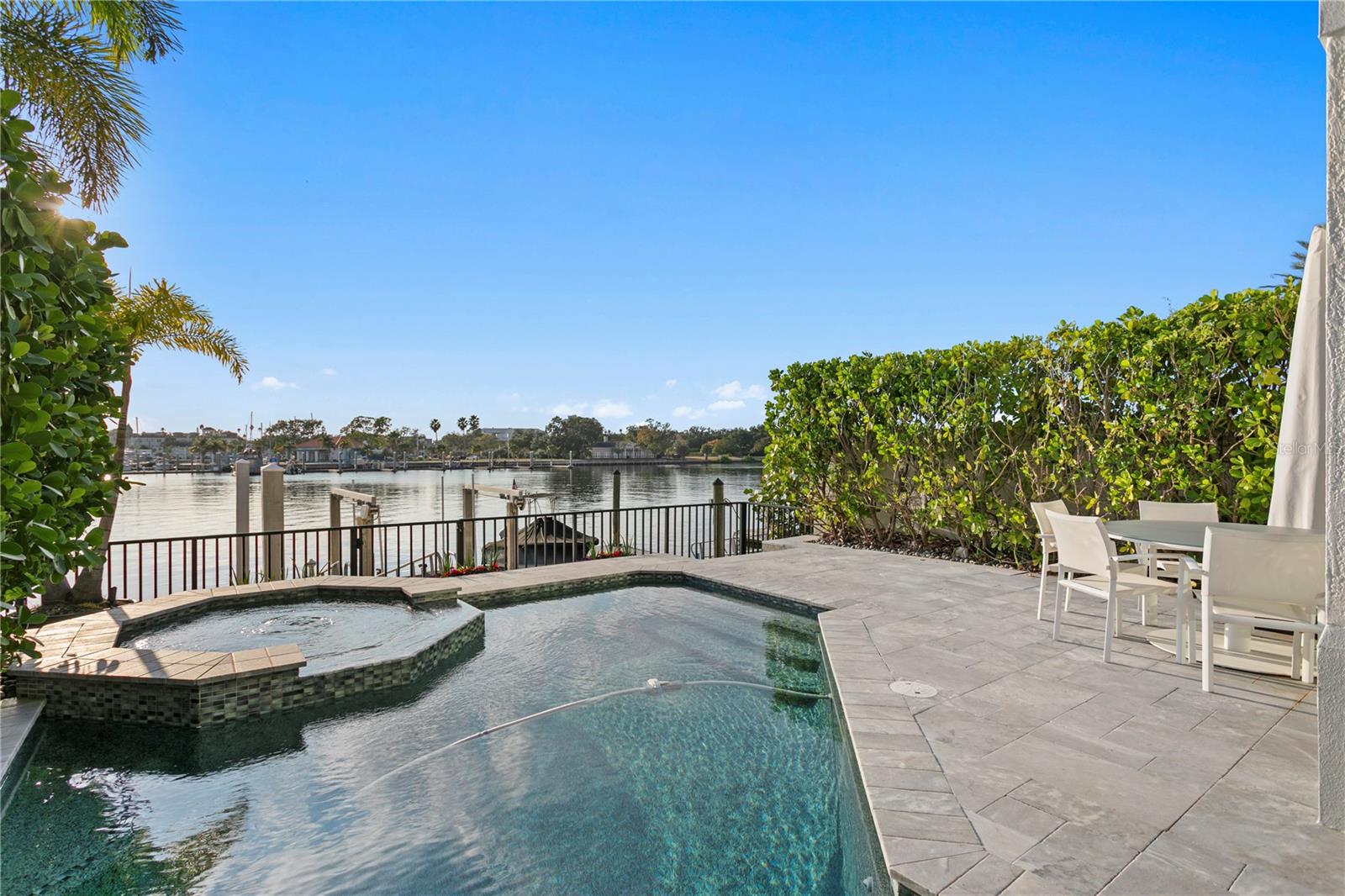 Image 11 of 91 For 1037 Royal Pass Road