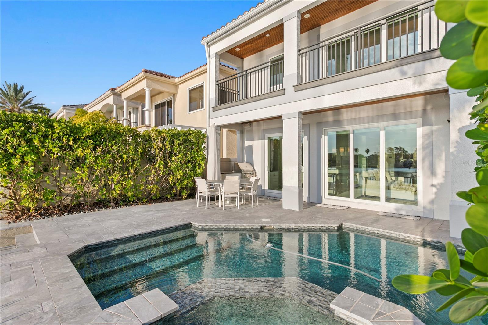 Image 16 of 91 For 1037 Royal Pass Road