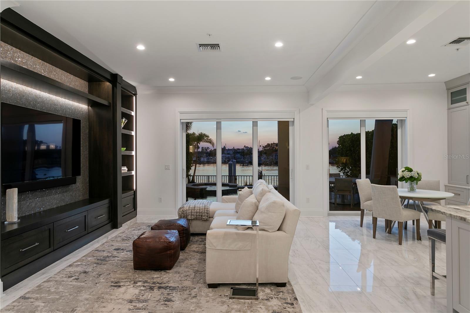 Image 17 of 91 For 1037 Royal Pass Road