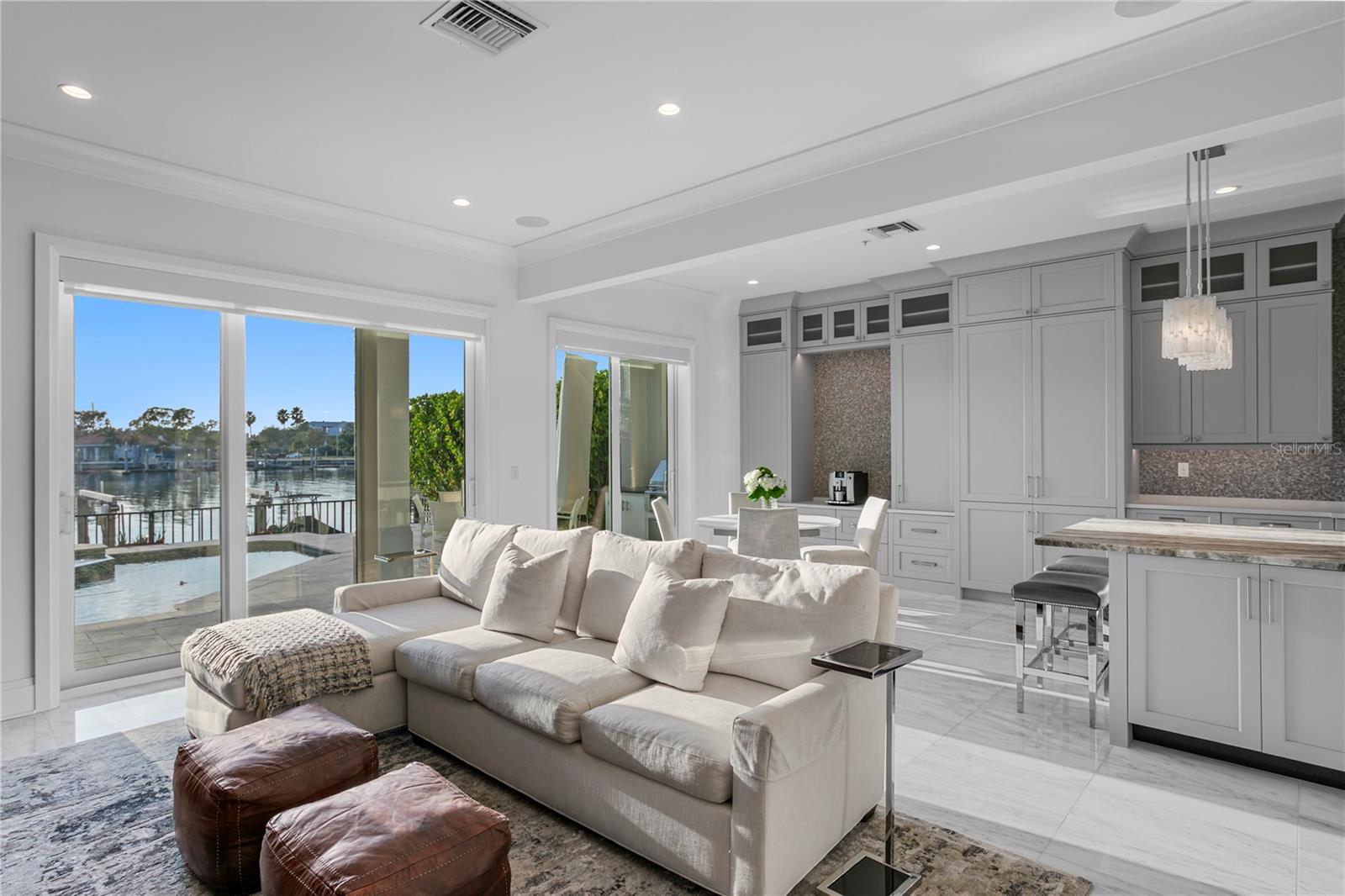 Image 21 of 91 For 1037 Royal Pass Road