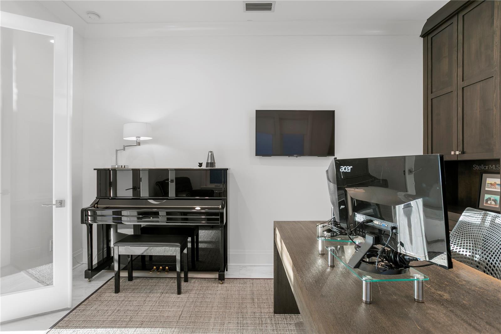 Image 37 of 91 For 1037 Royal Pass Road