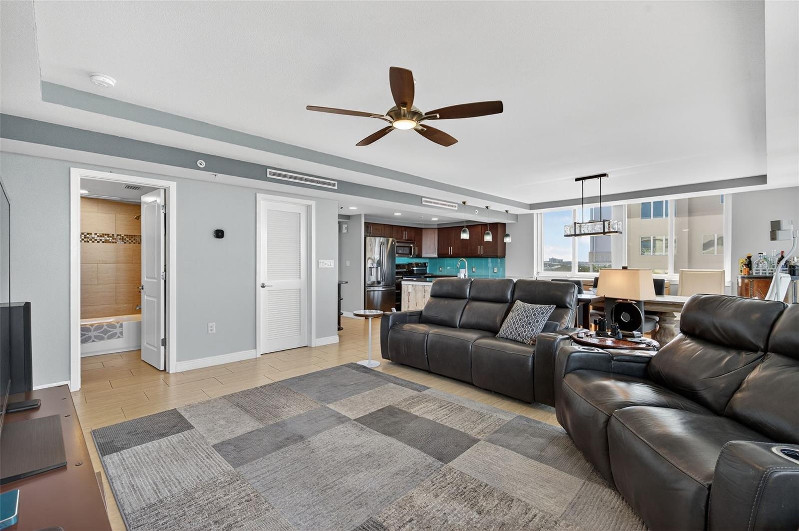 Image 18 of 92 For 223 Island Way 6d