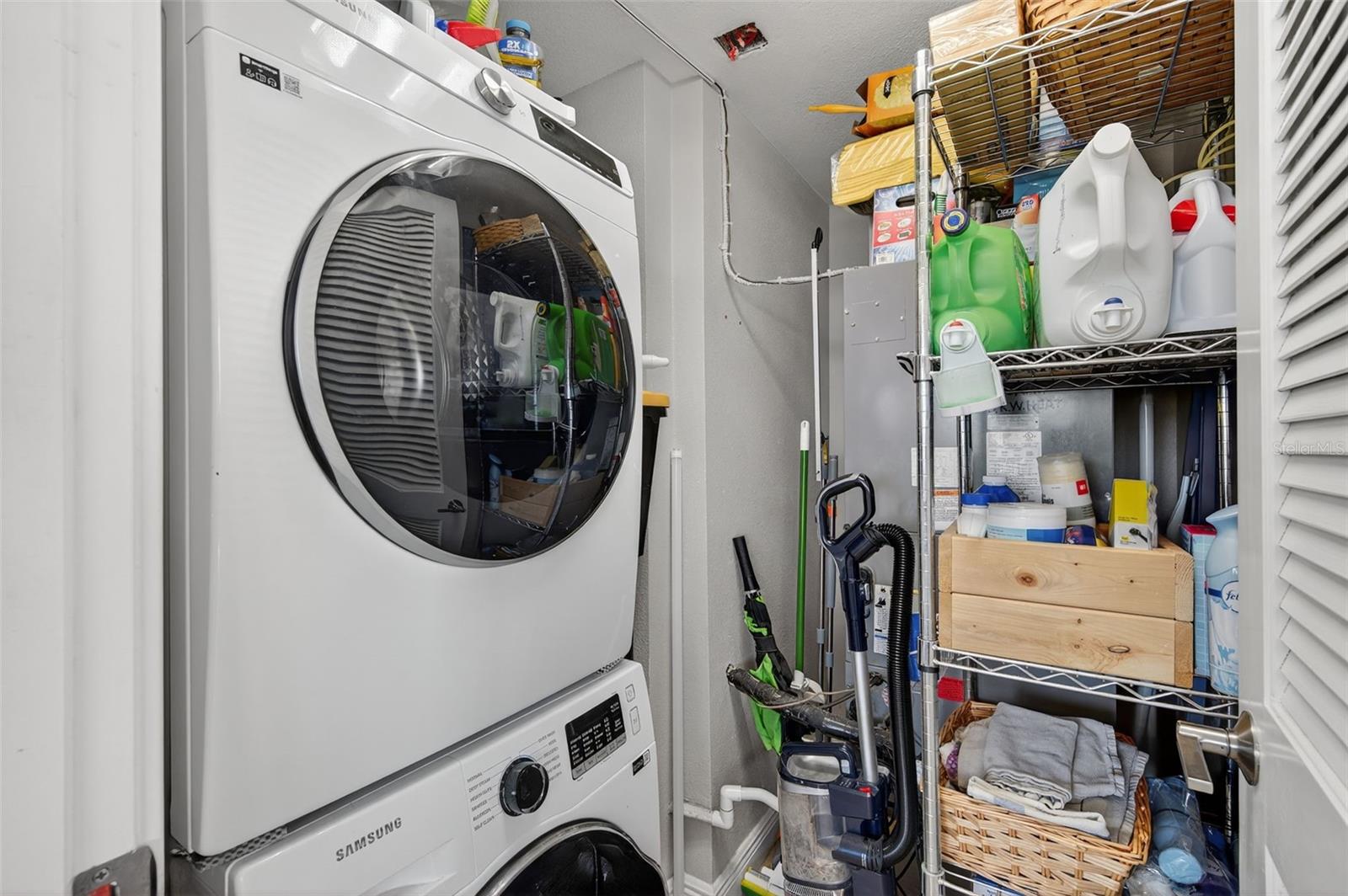 Image 20 of 92 For 223 Island Way 6d