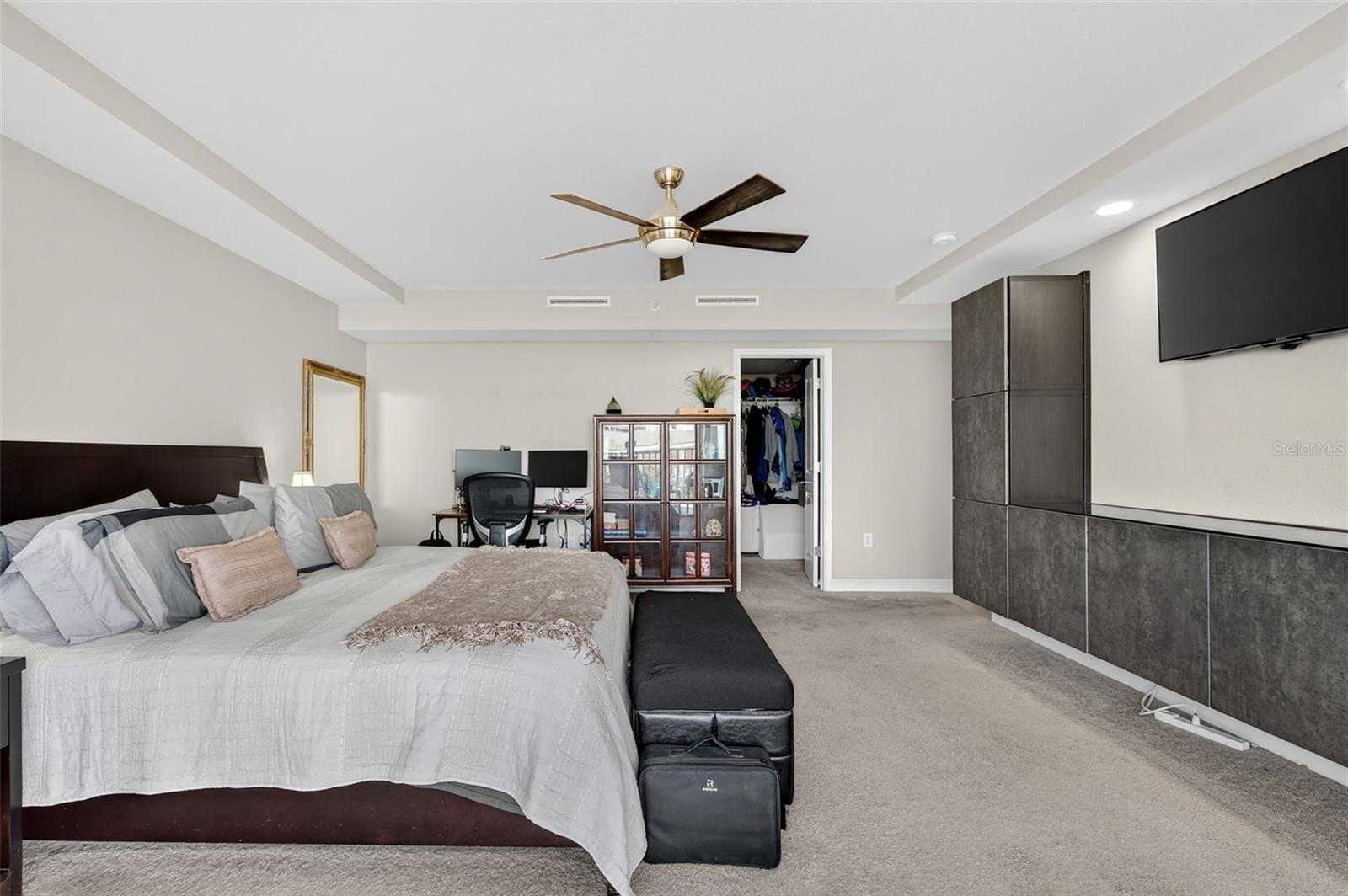 Image 27 of 92 For 223 Island Way 6d