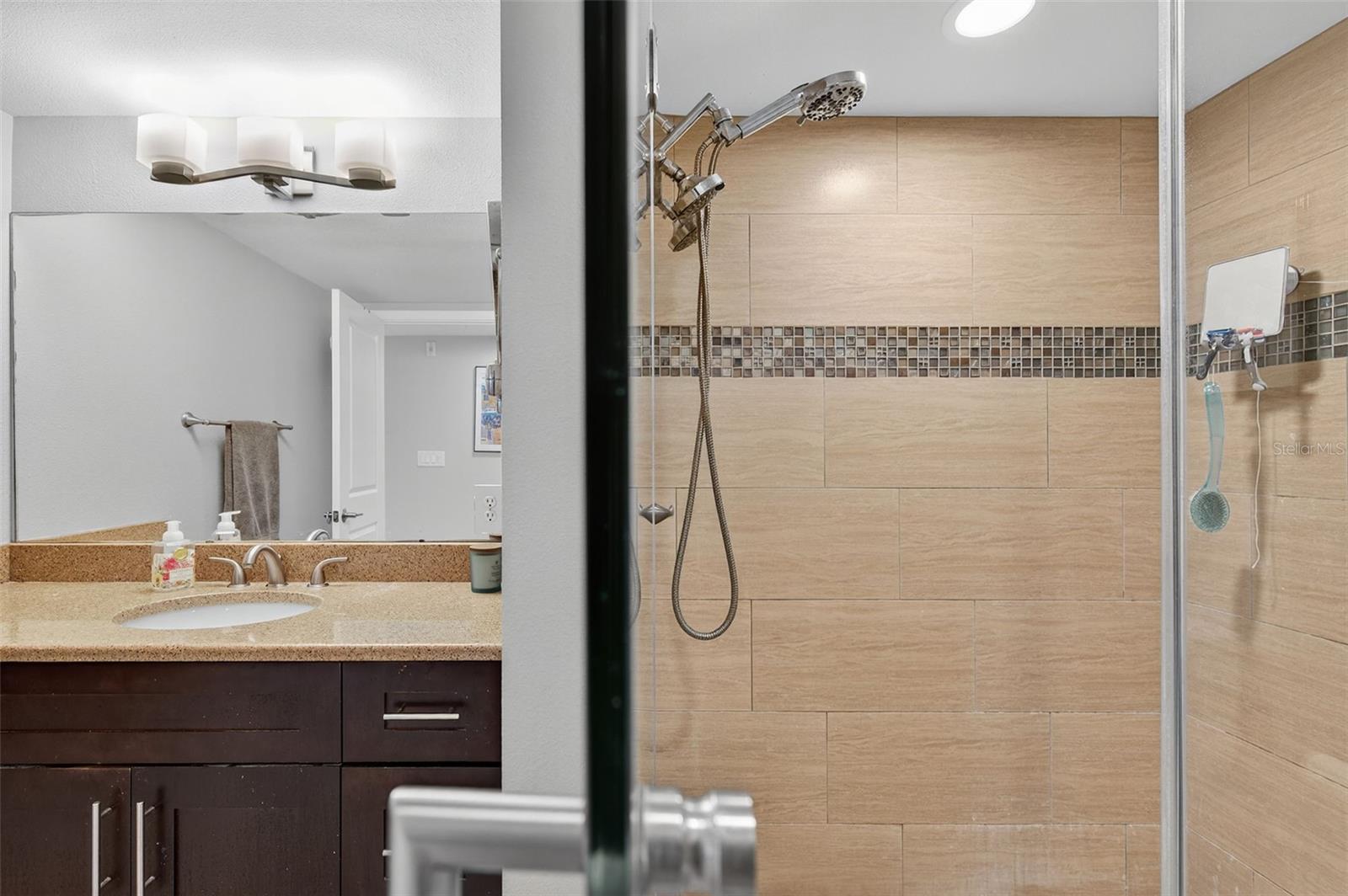 Image 30 of 92 For 223 Island Way 6d